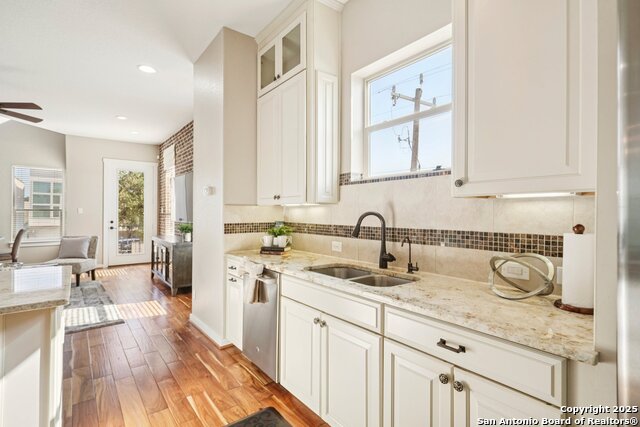 Image 23 of 38 For 3831 Harry Wurzbach Rd 23