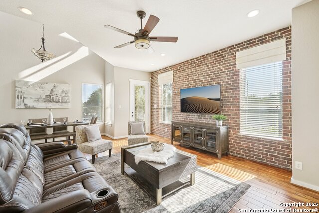 Image 6 of 38 For 3831 Harry Wurzbach Rd 23
