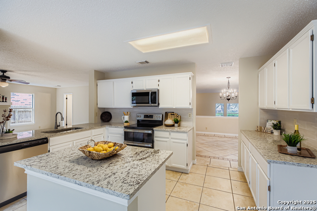Image 11 of 31 For 7217 Breeze Hollow