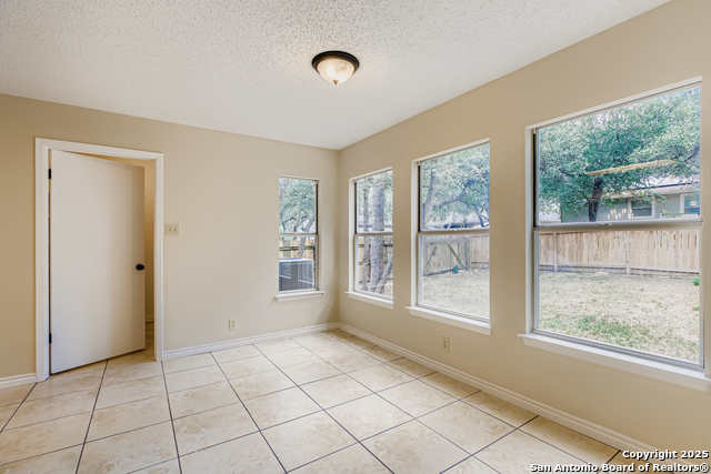 Image 14 of 31 For 7217 Breeze Hollow