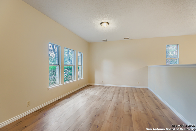 Image 16 of 31 For 7217 Breeze Hollow