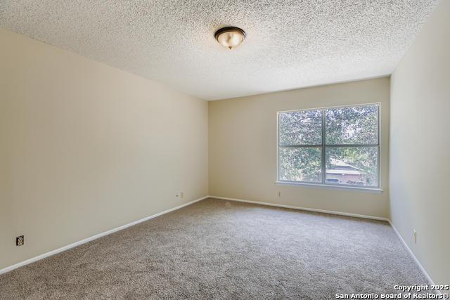 Image 21 of 31 For 7217 Breeze Hollow