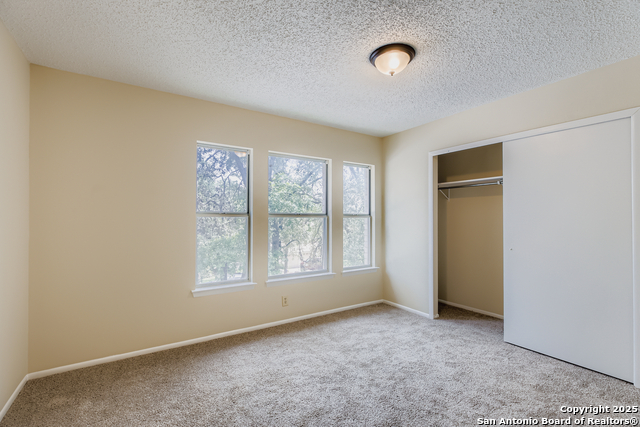 Image 23 of 31 For 7217 Breeze Hollow