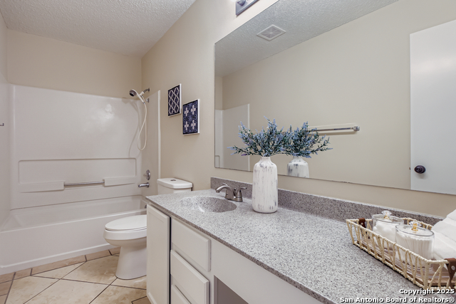 Image 24 of 31 For 7217 Breeze Hollow