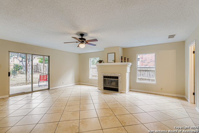 Image 6 of 31 For 7217 Breeze Hollow