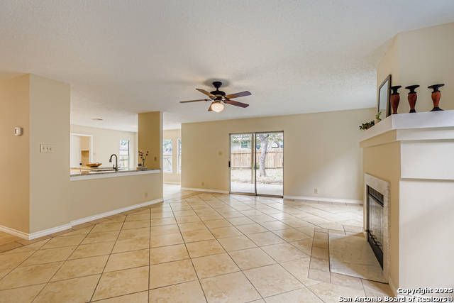 Image 7 of 31 For 7217 Breeze Hollow
