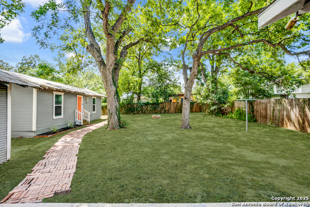 Image 4 of 30 For 1108 Center  