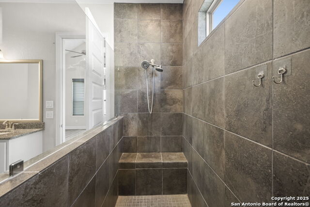 Listing photo id 22 for 139 Bedingfeld