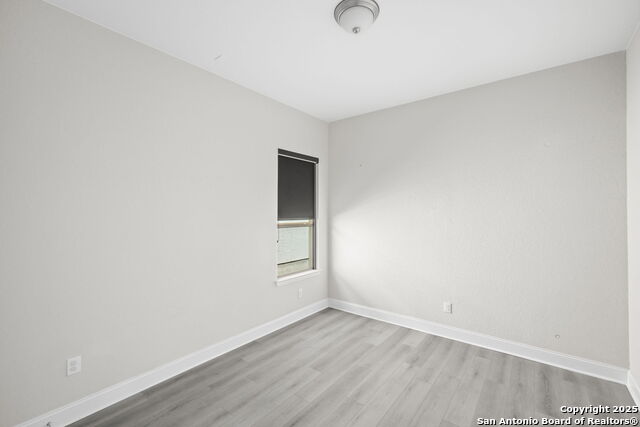 Listing photo id 24 for 139 Bedingfeld