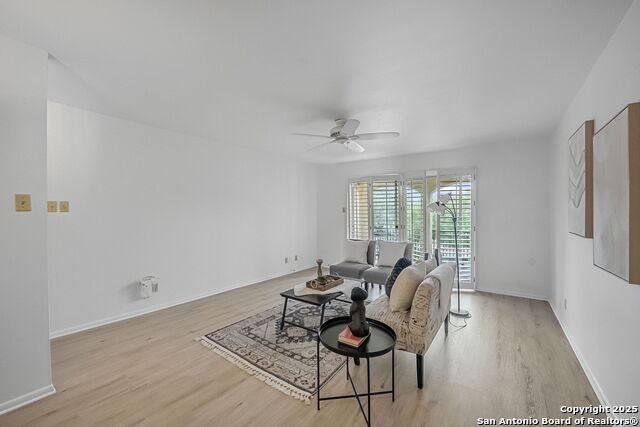 Image 4 of 32 For 8702 Village Dr  1005