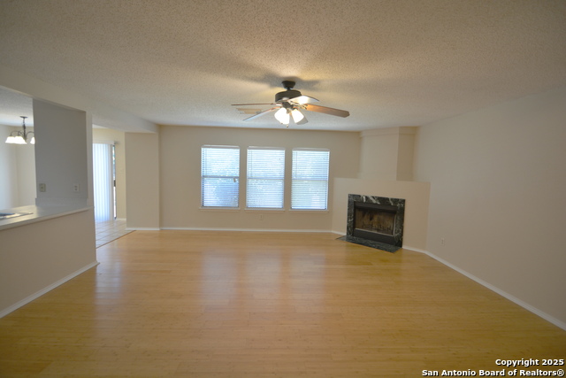 Image 2 of 16 For 2953 White Pine