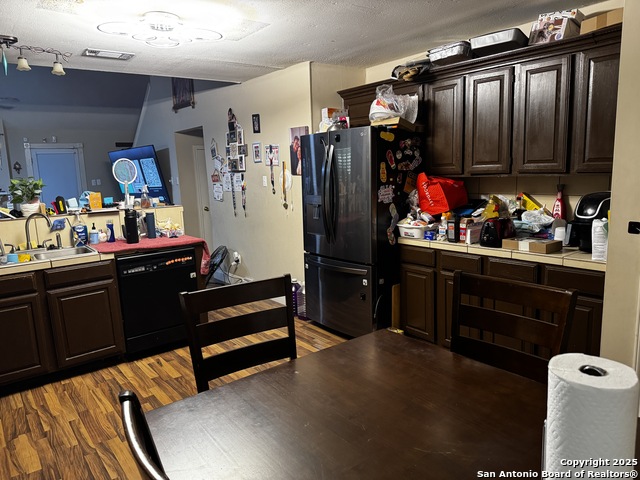 Image 3 of 10 For 6418 Prime Time