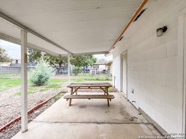 Image 16 of 19 For 220 Beverly  