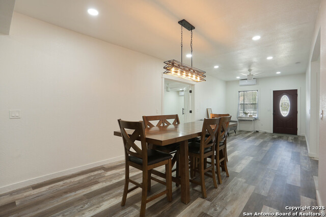 Image 13 of 26 For 562 Kendalia