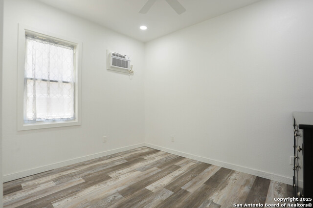 Image 22 of 26 For 562 Kendalia