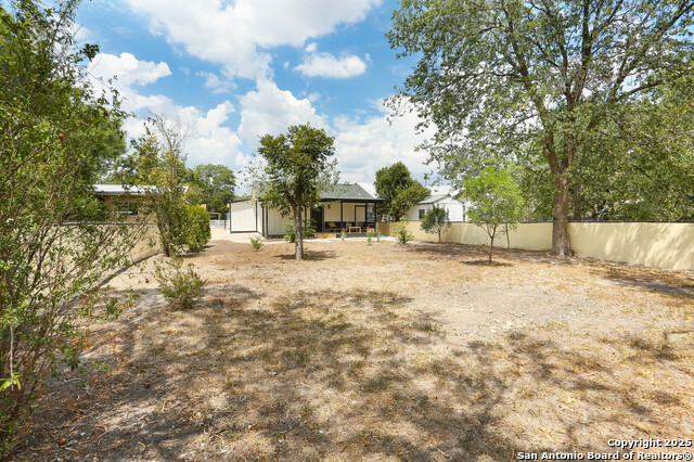 Image 24 of 26 For 562 Kendalia