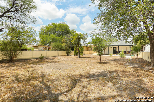 Image 25 of 26 For 562 Kendalia