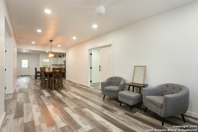 Image 6 of 26 For 562 Kendalia