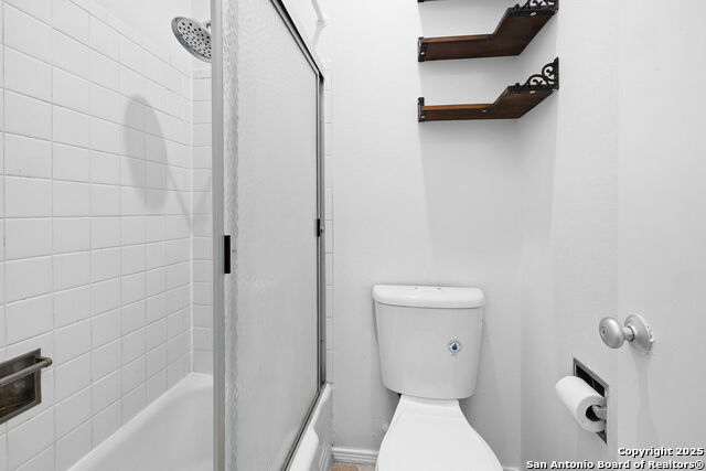 Image 20 of 50 For 7707 Broadway St 24