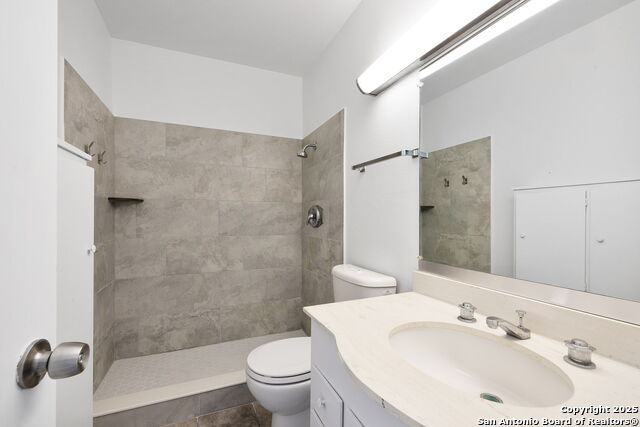 Image 35 of 50 For 7707 Broadway St 24