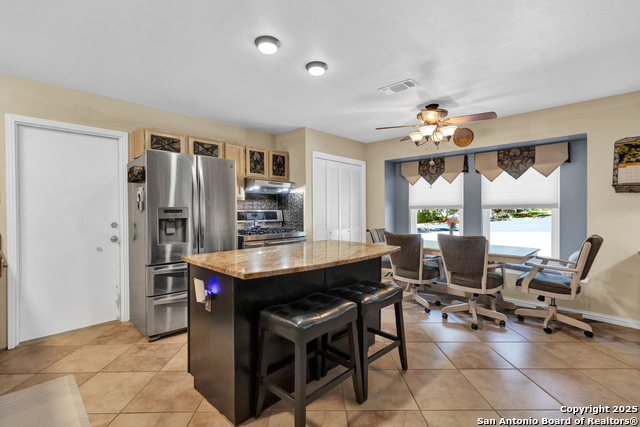 Listing photo id 8 for 15606 Bluff Springs