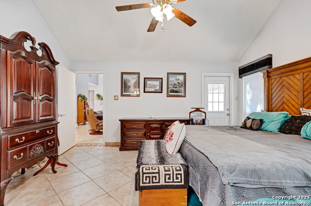 Listing photo id 16 for 15606 Bluff Springs