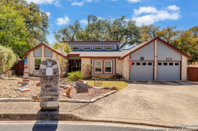Listing photo id 0 for 15606 Bluff Springs
