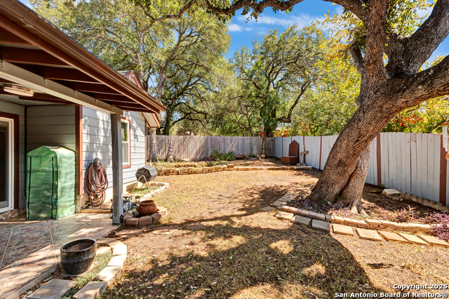 Listing photo id 25 for 15606 Bluff Springs