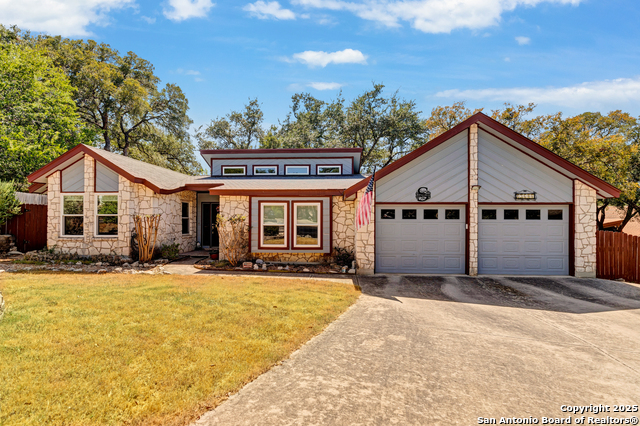 Listing photo id 1 for 15606 Bluff Springs