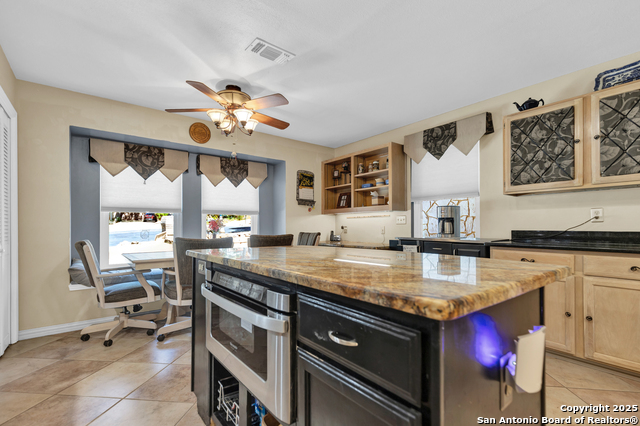 Listing photo id 7 for 15606 Bluff Springs
