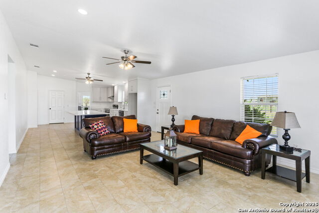 Listing photo id 7 for 1034 County Road 6710