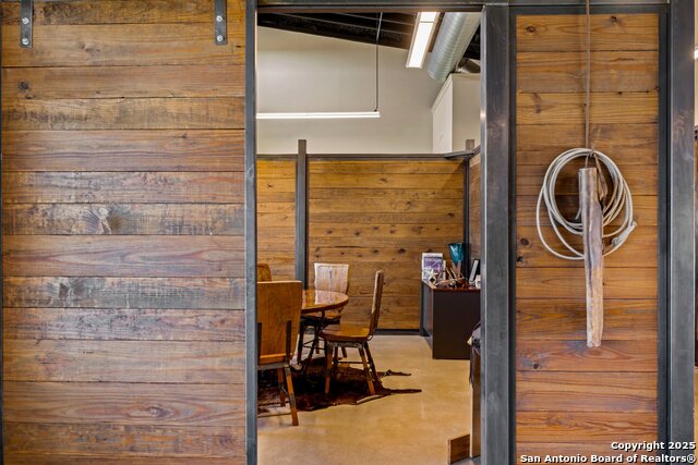 Listing photo id 14 for 609 Us Highway 289