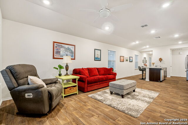 Listing photo id 11 for 377 Middle Green Loop