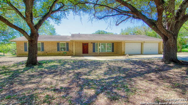 Details for 806 F St  , Floresville, TX 78114