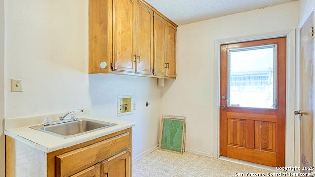 Listing photo id 10 for 806 F St  