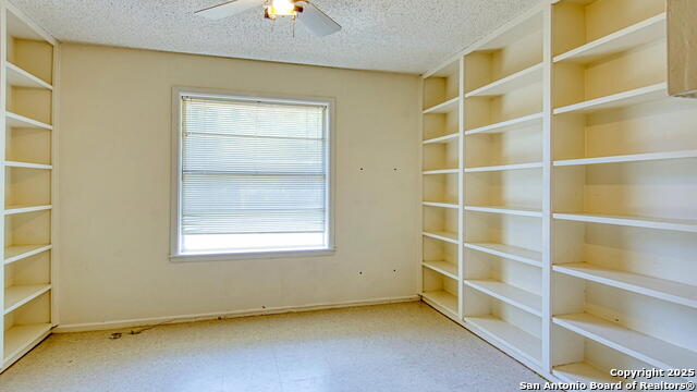 Listing photo id 20 for 806 F St  