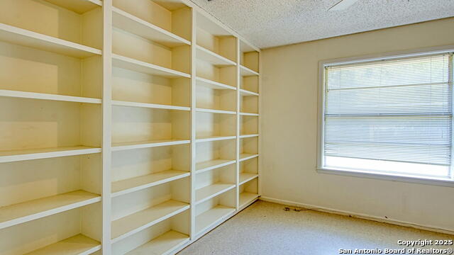 Listing photo id 21 for 806 F St  