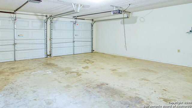 Listing photo id 22 for 806 F St  