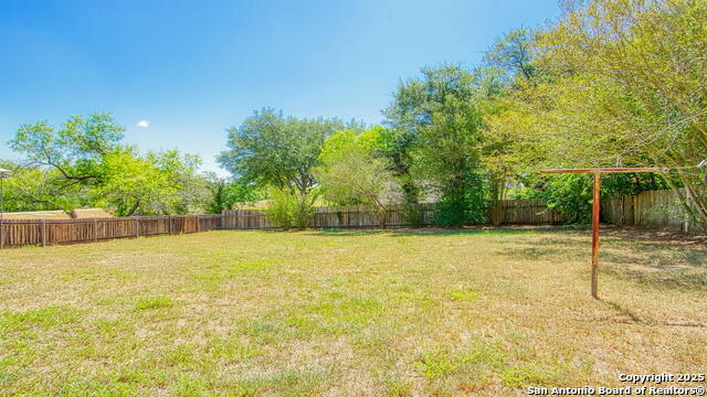 Listing photo id 23 for 806 F St  