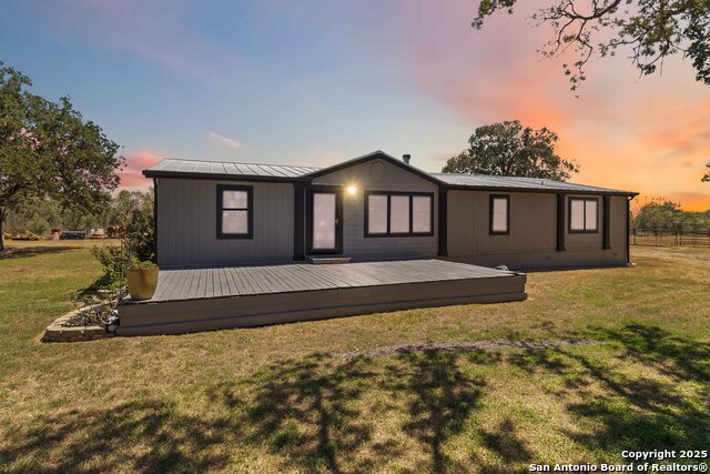 Details for 303 County Road 425, Stockdale, TX 78160