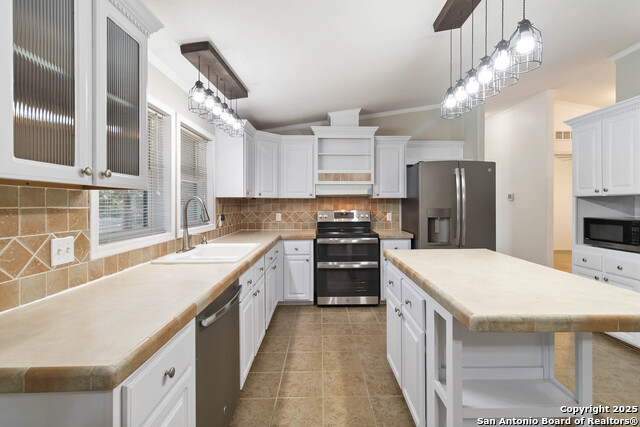 Listing photo id 8 for 303 County Road 425