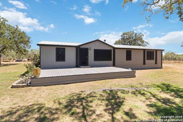 Listing photo id 0 for 303 County Road 425