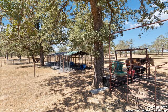 Listing photo id 32 for 303 County Road 425