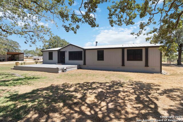 Listing photo id 2 for 303 County Road 425