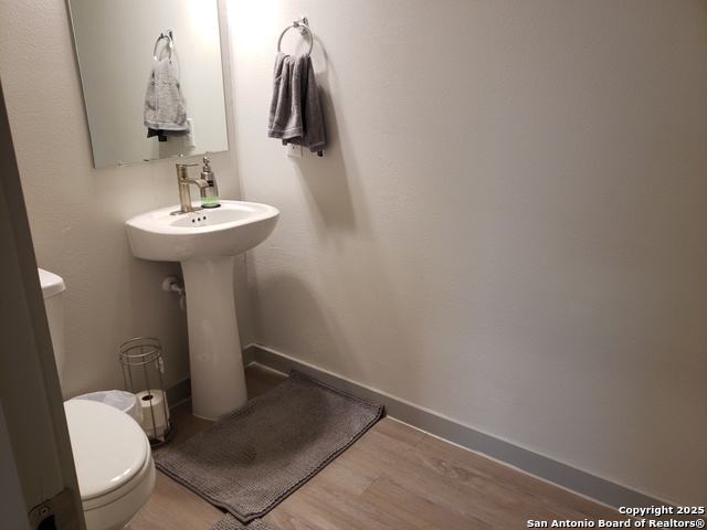 Listing photo id 10 for 112 Lavonne Villa 112