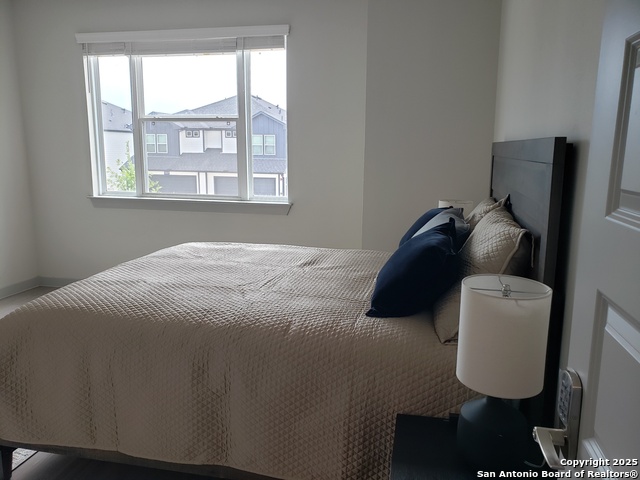 Listing photo id 14 for 112 Lavonne Villa 112