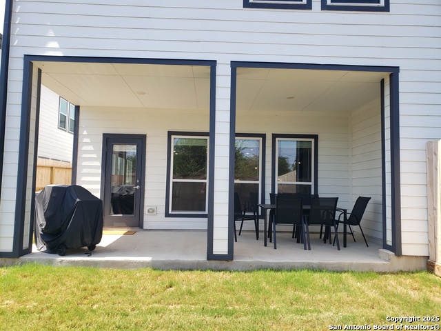 Listing photo id 32 for 112 Lavonne Villa 112