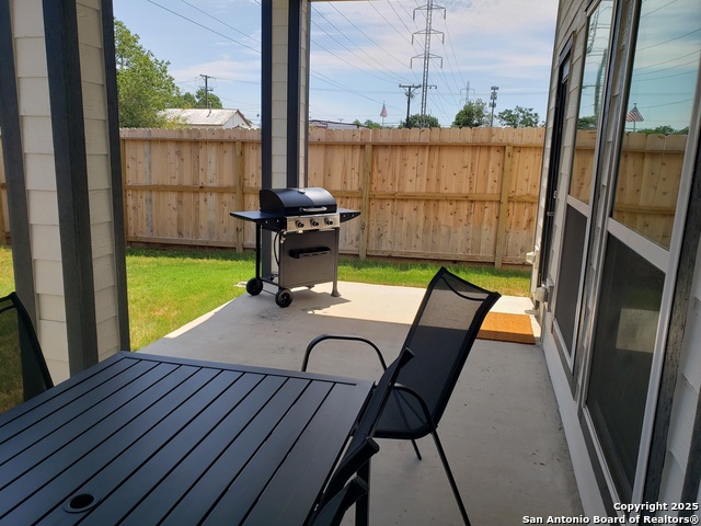 Listing photo id 33 for 112 Lavonne Villa 112