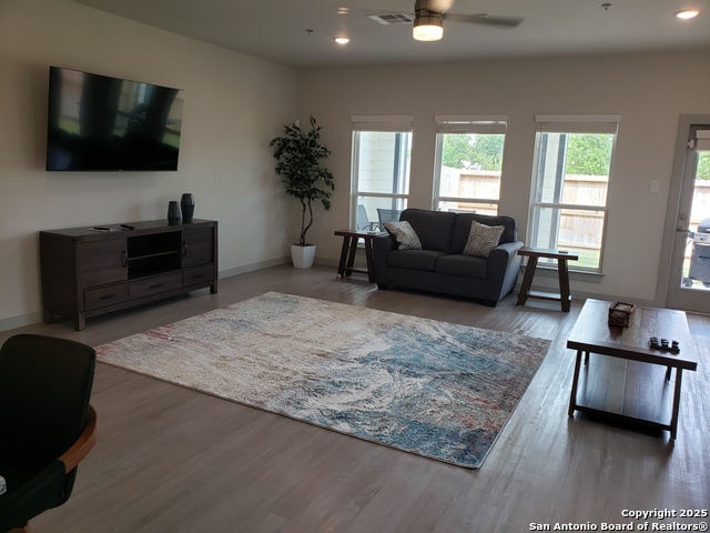 Listing photo id 3 for 112 Lavonne Villa 112