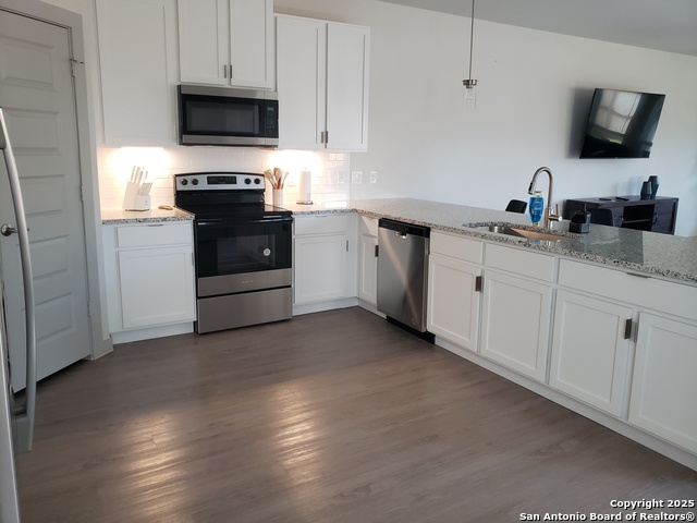 Listing photo id 6 for 112 Lavonne Villa 112